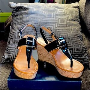 Tommy Hilfiger sandals size 7